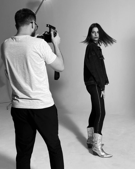 Julio Cesar de Souza - Gravando em Estudio - Escaleta Foto Vídeo